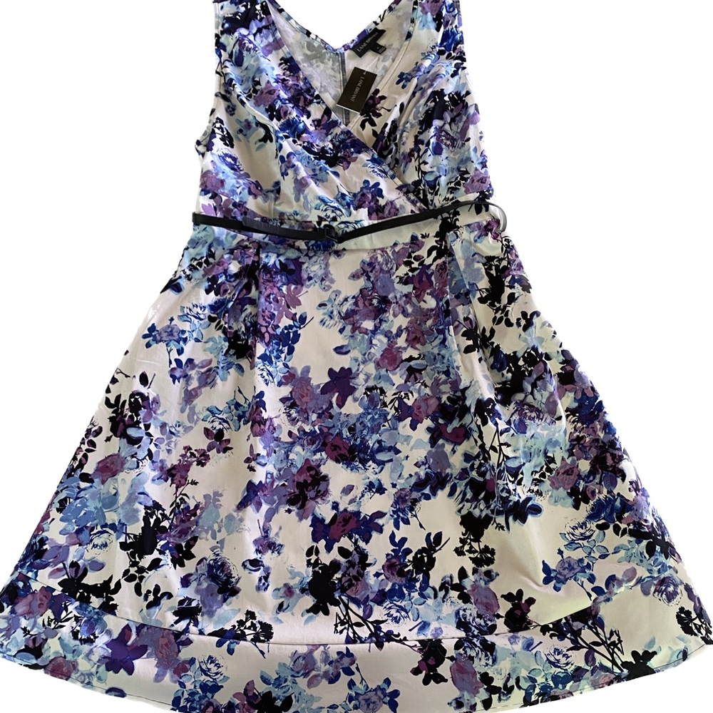 Lane Bryant Dress Size 18 with belt. Perfect for the Spring and Summer NWT